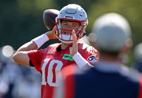 Patriots training camp Day 7: Mac Jones’ best practice yet, a rising linebacker and more WR woes